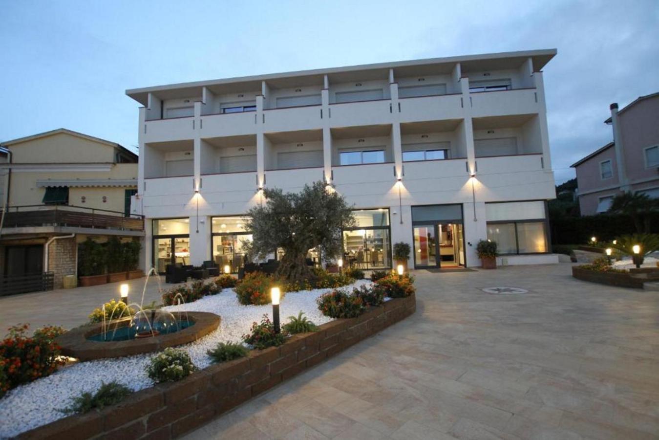 Hotel Levante - Isola D'Elba Cavo Exteriör bild